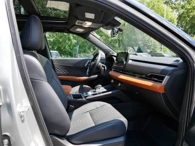 Used 2024 Mitsubishi Outlander SEL AWD/4WD image 8
