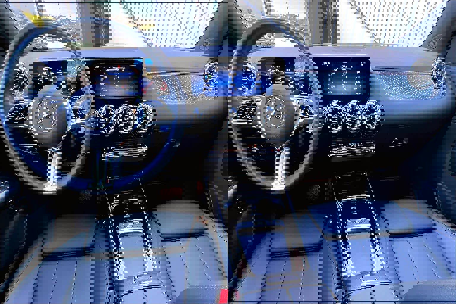 Used 2025 Mercedes-Benz GLA 250 image 15