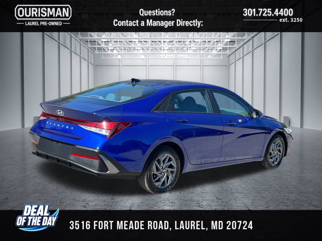 Used 2024 Hyundai Elantra SEL FWD image 3