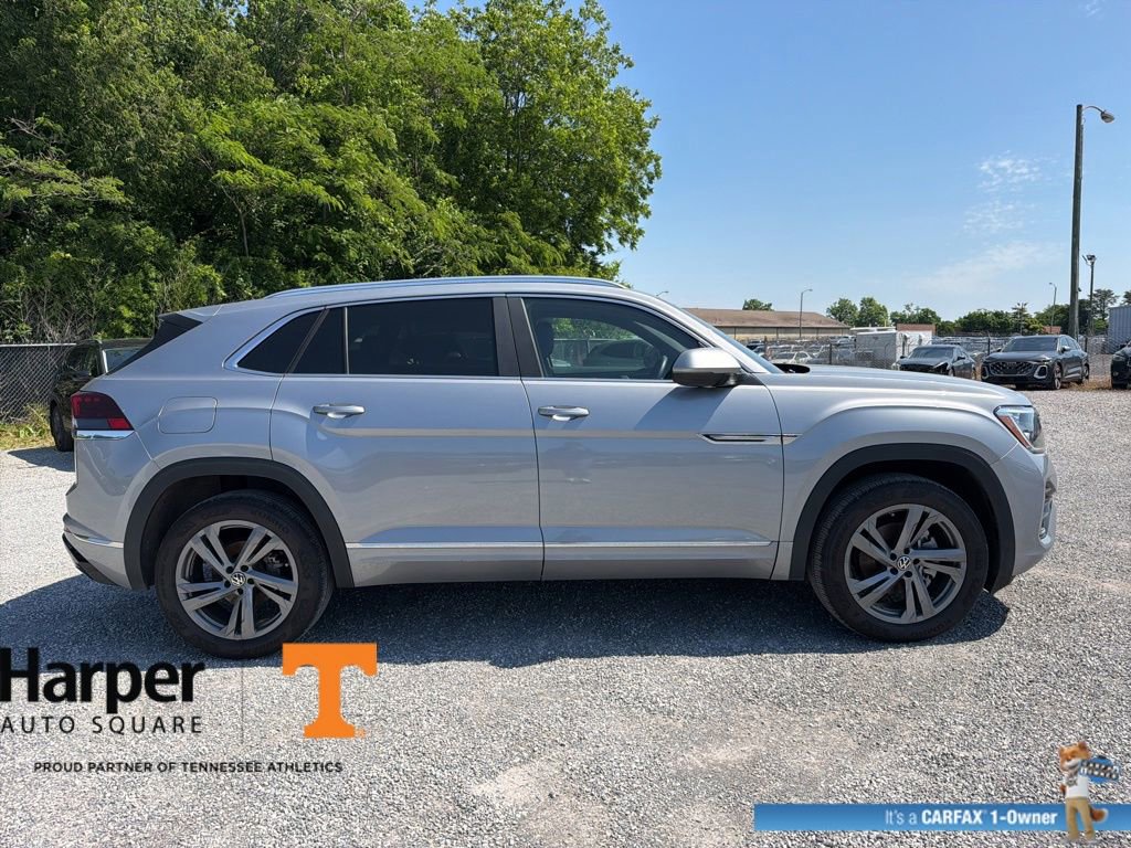 Used 2024 Volkswagen Atlas Cross Sport SEL R-Line AWD/4WD image 6