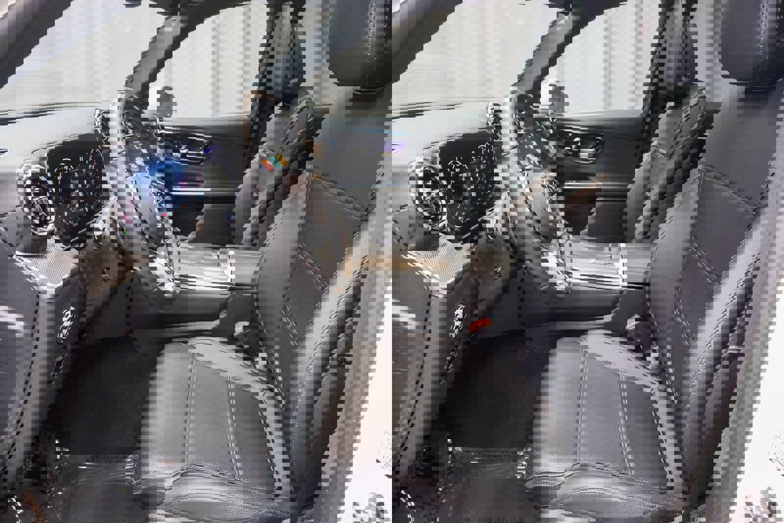 Certified 2025 Mercedes-Benz GLC 300 4MATIC image 18