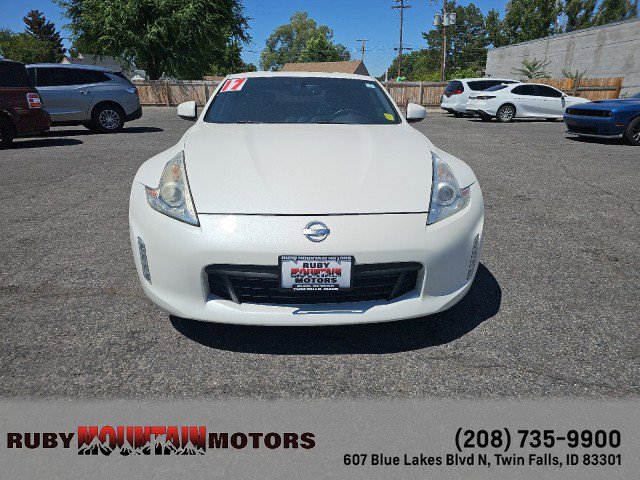 Used 2017 Nissan 370Z Sport Tech image 2