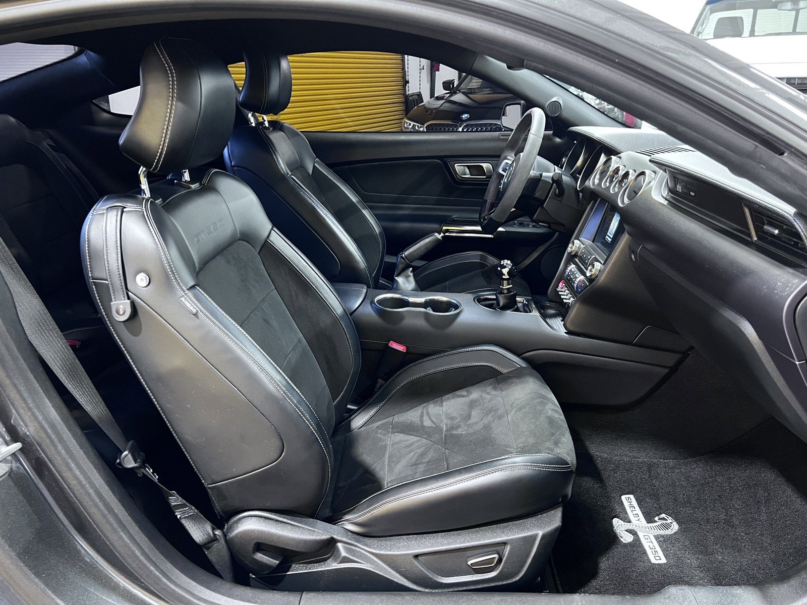 Used 2016 Ford Mustang Shelby GT350 w/ Technology Package image 16