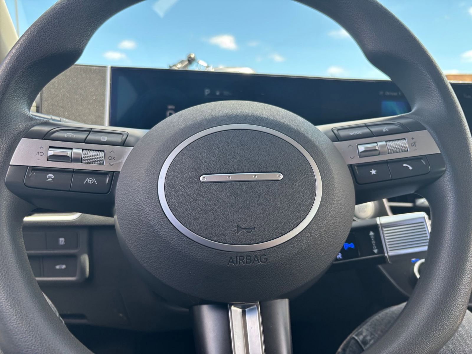 Used 2025 Hyundai Sonata SEL FWD image 27