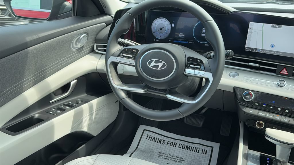 Used 2025 Hyundai Elantra Limited w/ Cargo Package FWD image 25
