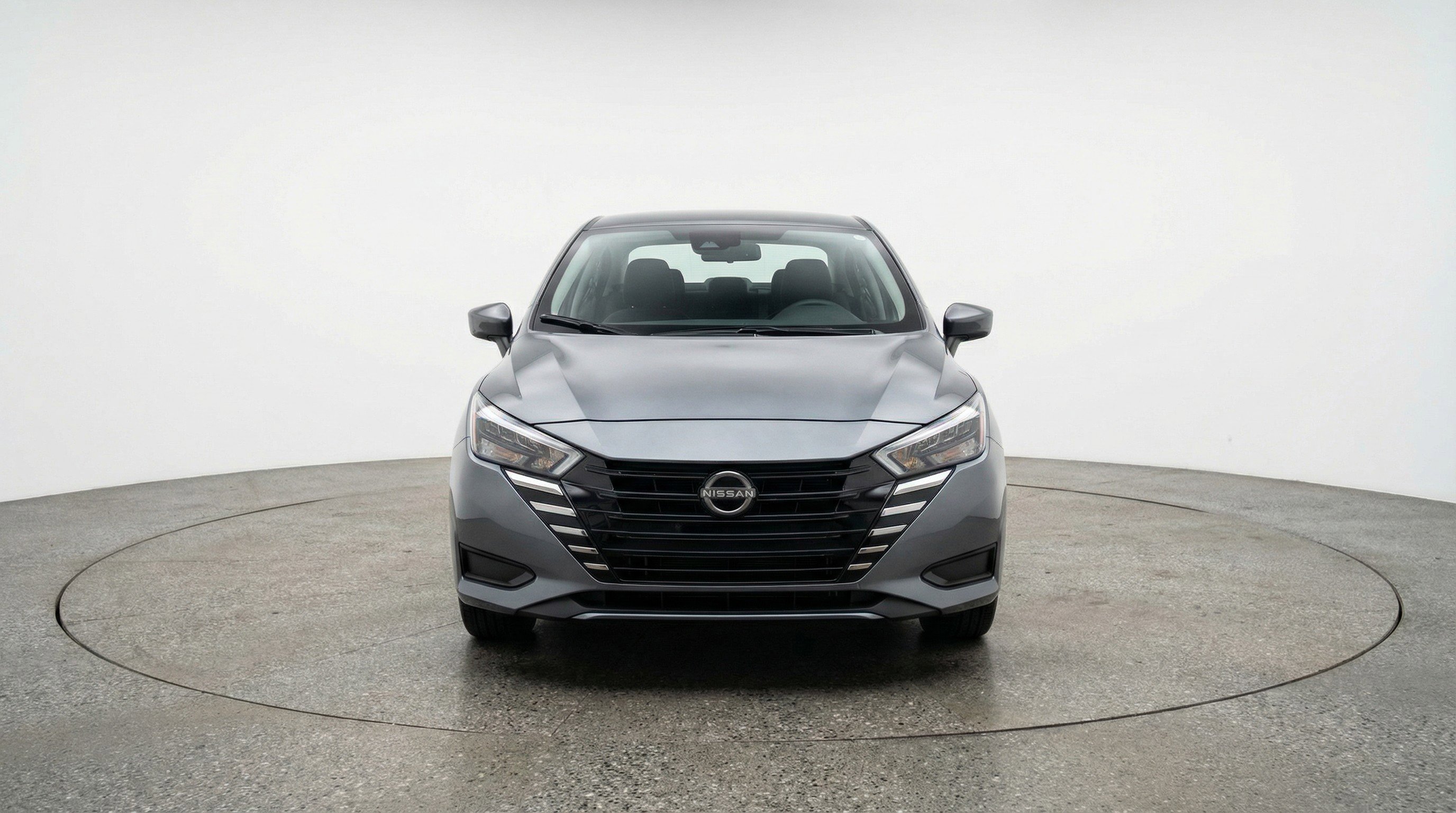 Used 2025 Nissan Versa SV image 2