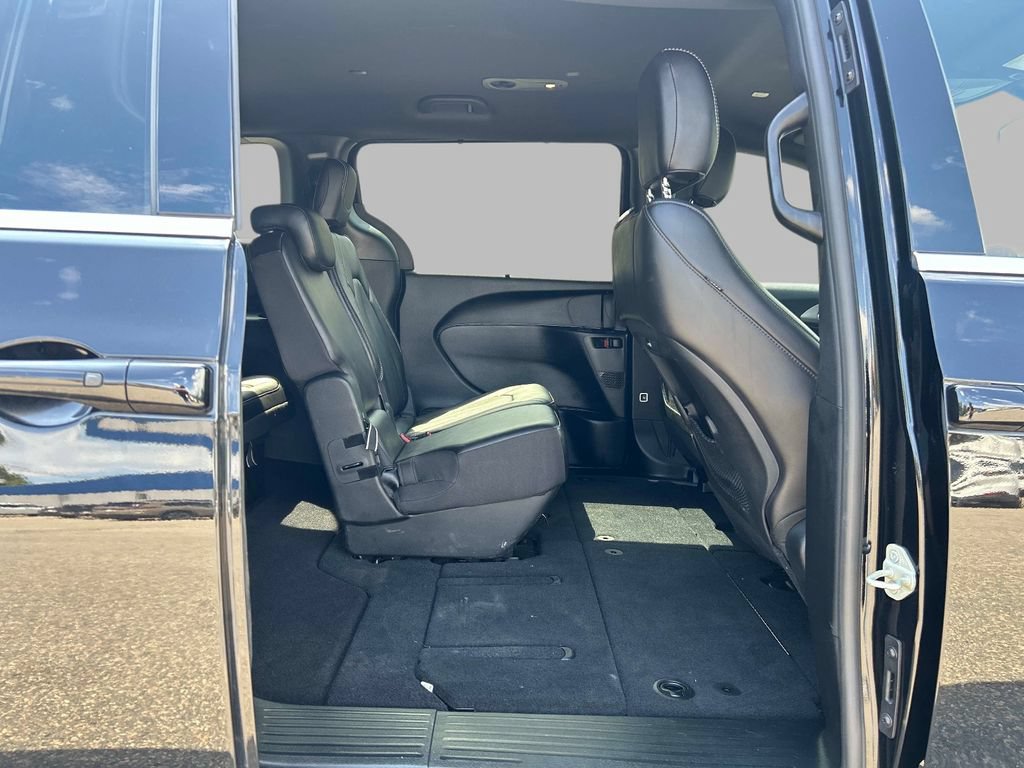 Used 2026 Chrysler Pacifica Select FWD image 18