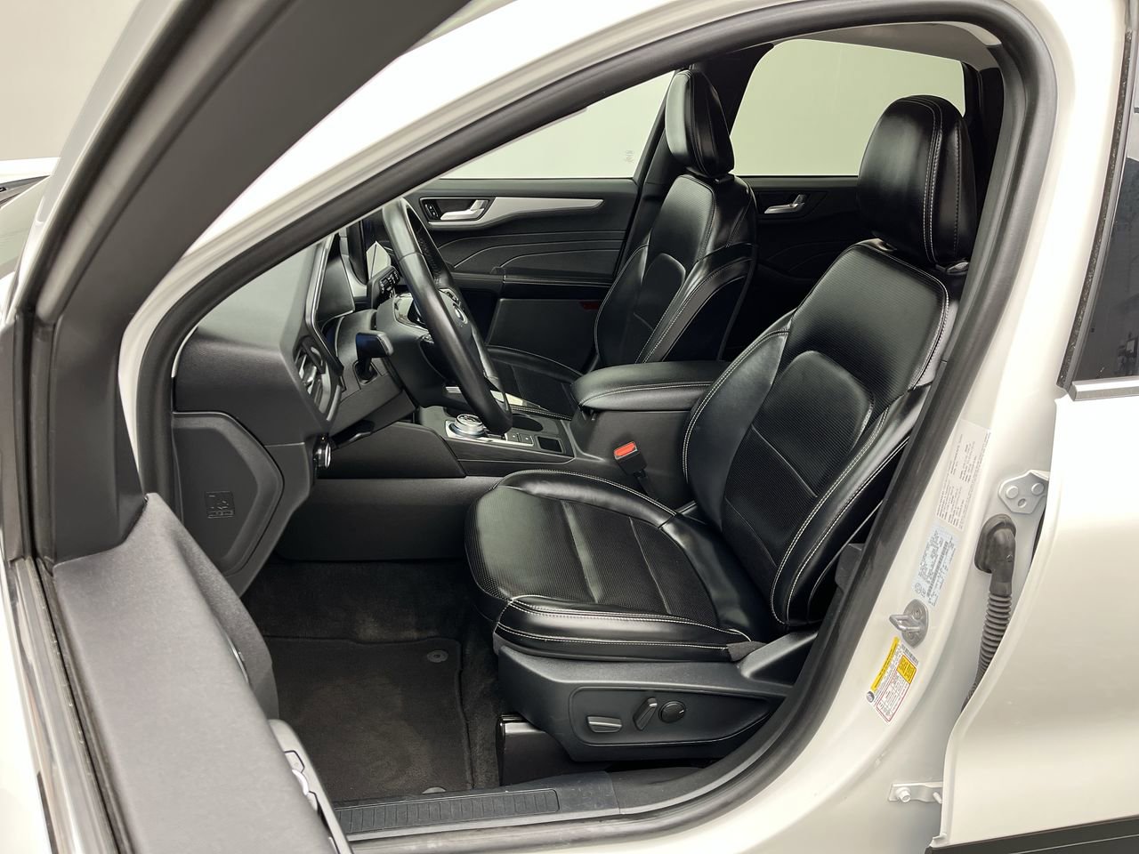 Certified 2024 Ford Escape Platinum AWD/4WD image 10