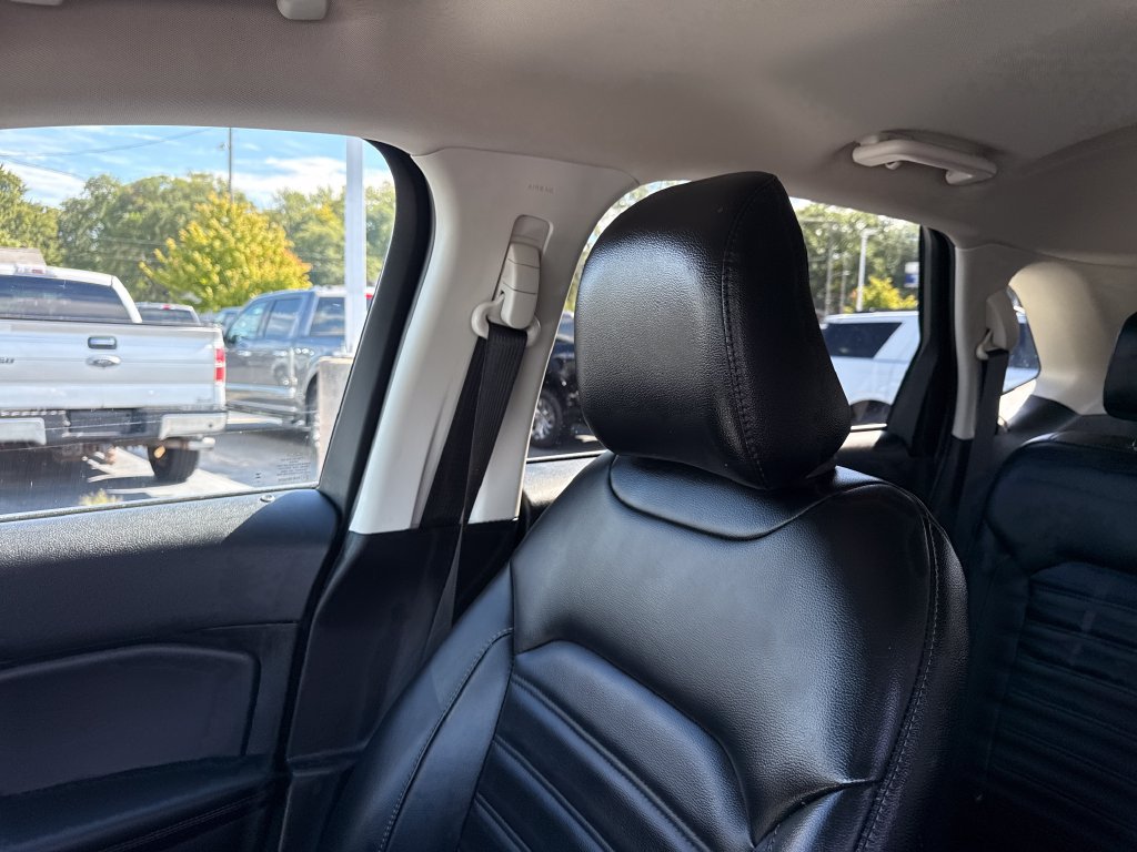 Used 2024 Ford Edge SEL AWD/4WD image 38