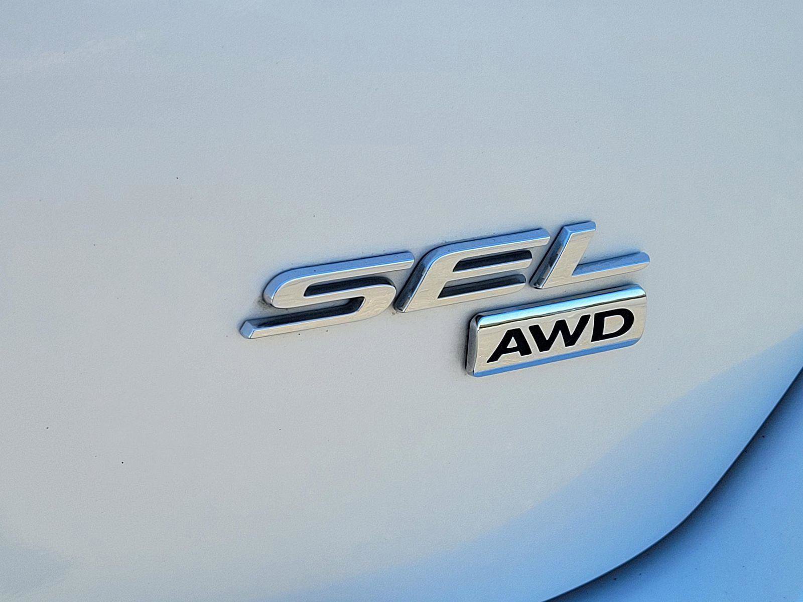 Used 2018 Ford Edge SEL w/ Equipment Group 201A AWD/4WD image 12