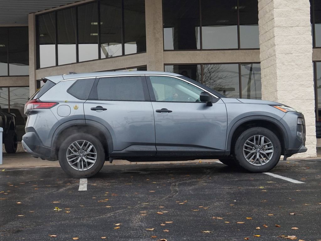 Used 2023 Nissan Rogue S image 3