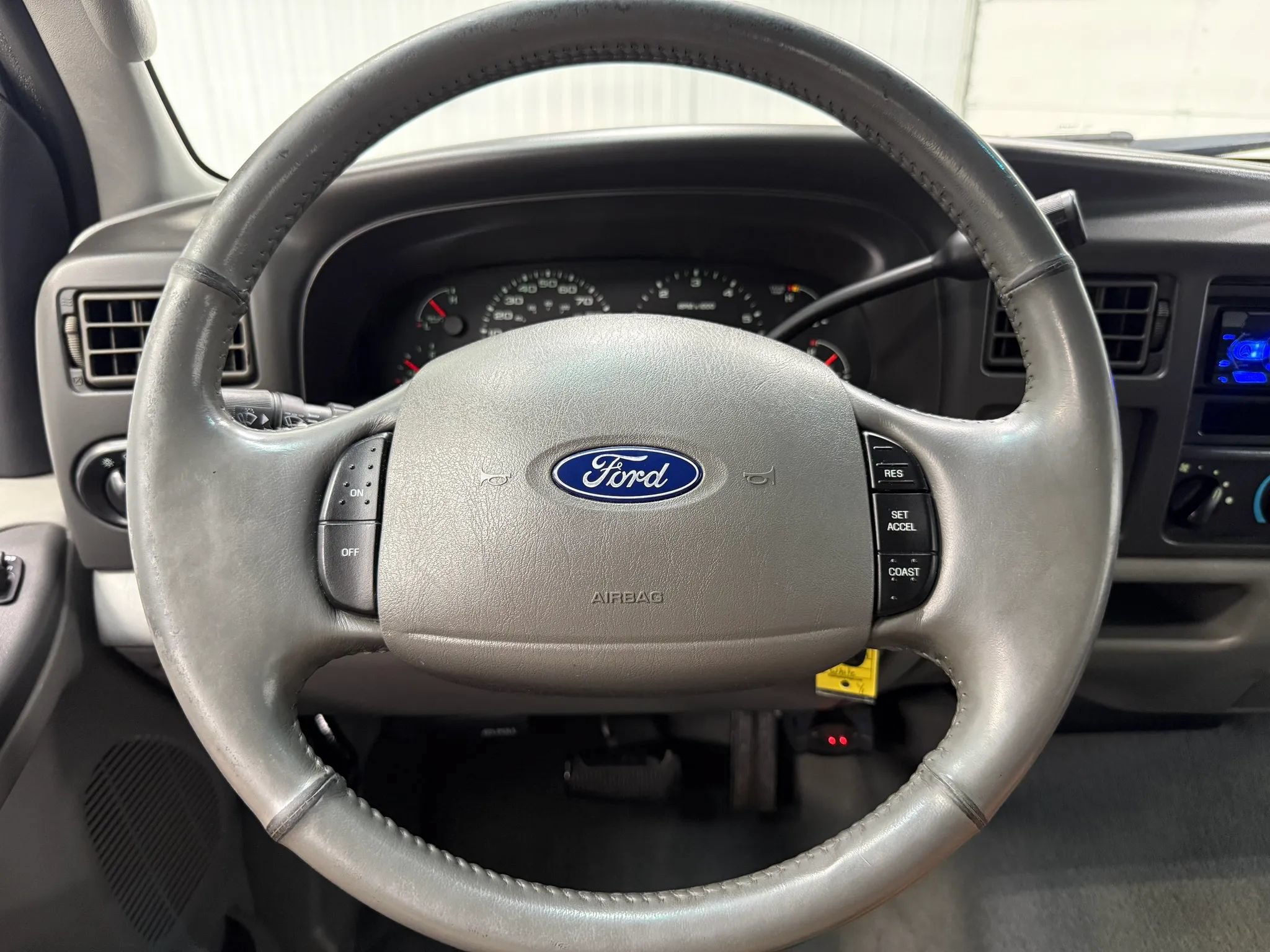 Used 2003 Ford Excursion XLT AWD/4WD image 20