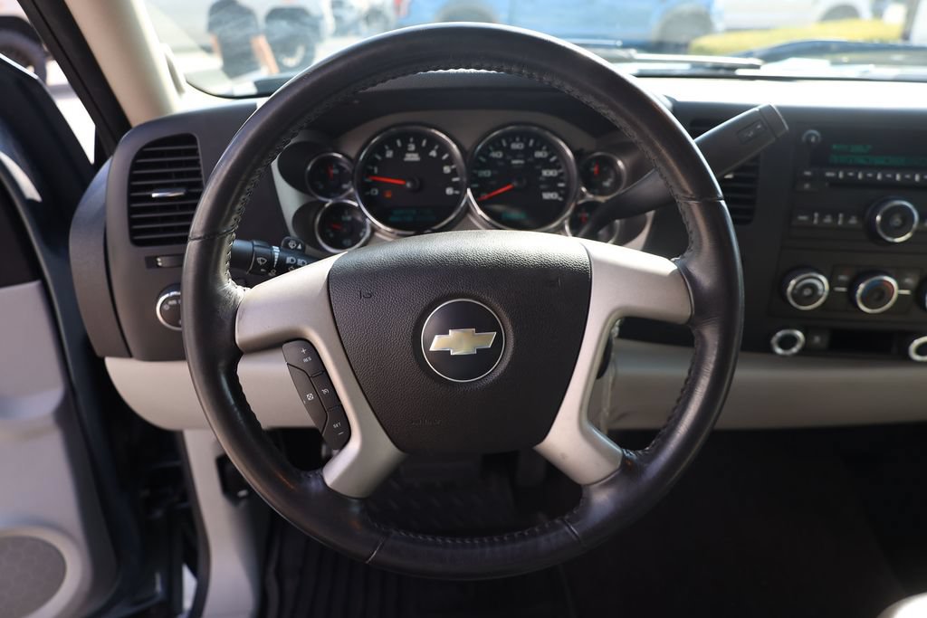 Used 2009 Chevrolet Silverado 1500 LT w/ Regional Value Package RWD image 13