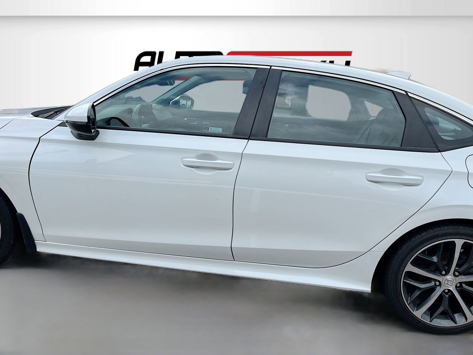 Used 2024 Honda Civic Touring image 4