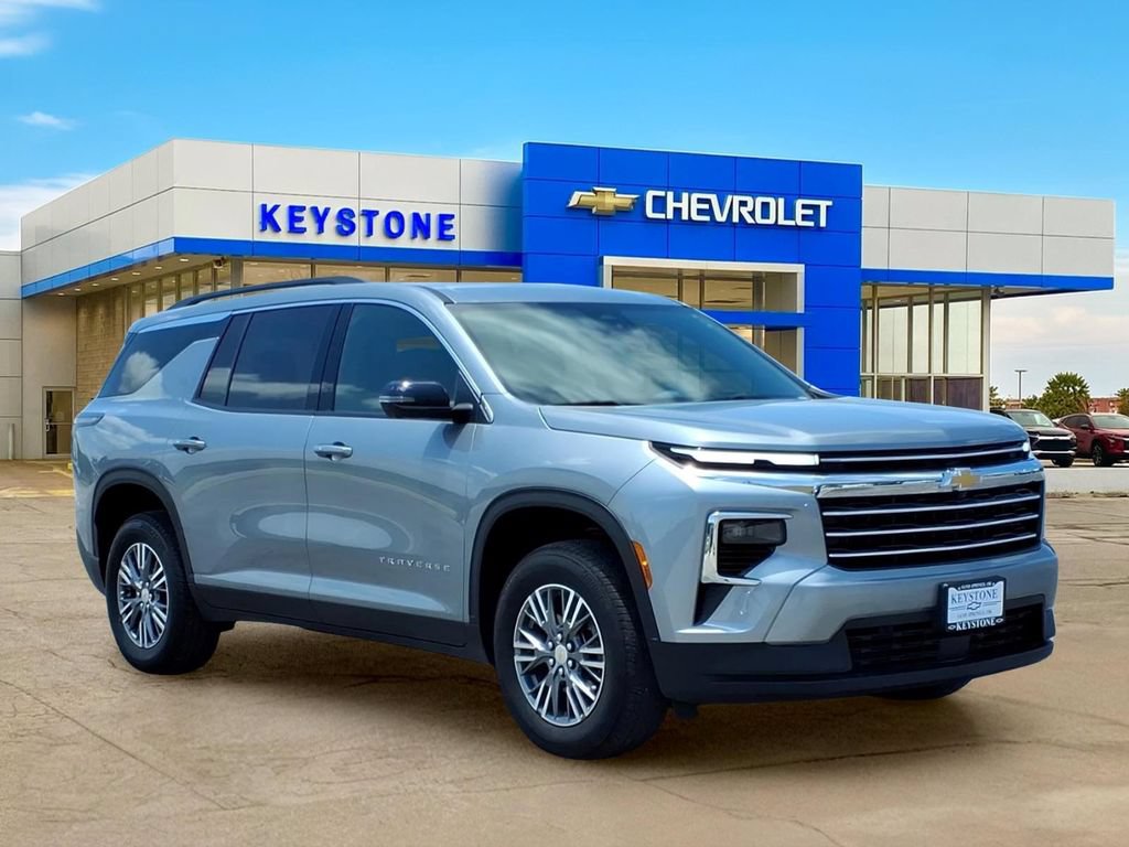 Used 2025 Chevrolet Traverse LT w/ Driver Confidence Package