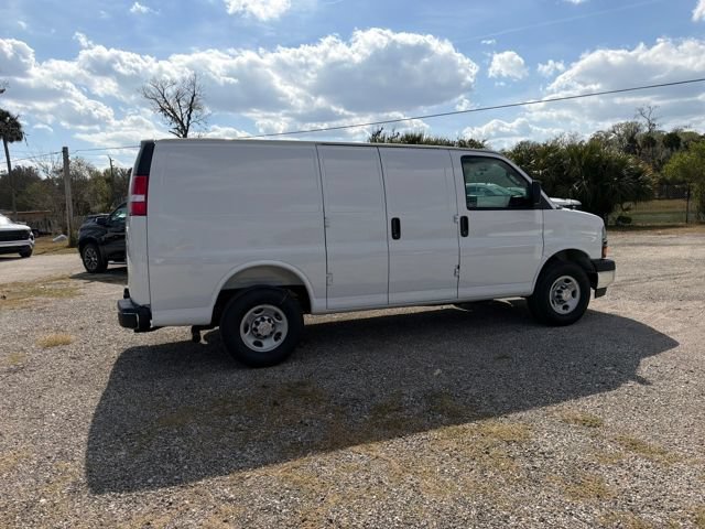 New 2026 Chevrolet Express 3500 w/ Driver Convenience Package RWD image 17