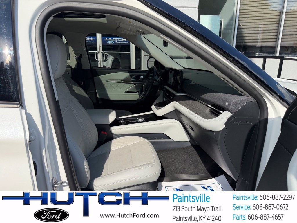 Used 2025 Ford Explorer Platinum w/ Ultimate Package AWD/4WD image 36