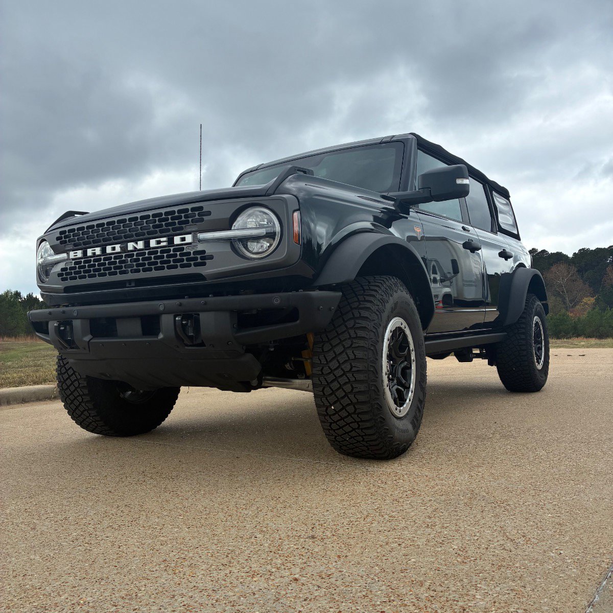 Used 2023 Ford Bronco Badlands w/ Sasquatch Package AWD/4WD image 2