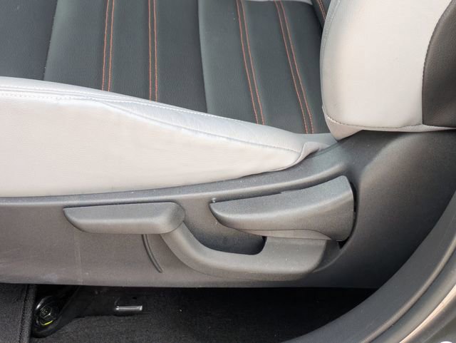 Used 2023 Nissan Kicks SR w/ SR Premium Package FWD image 15