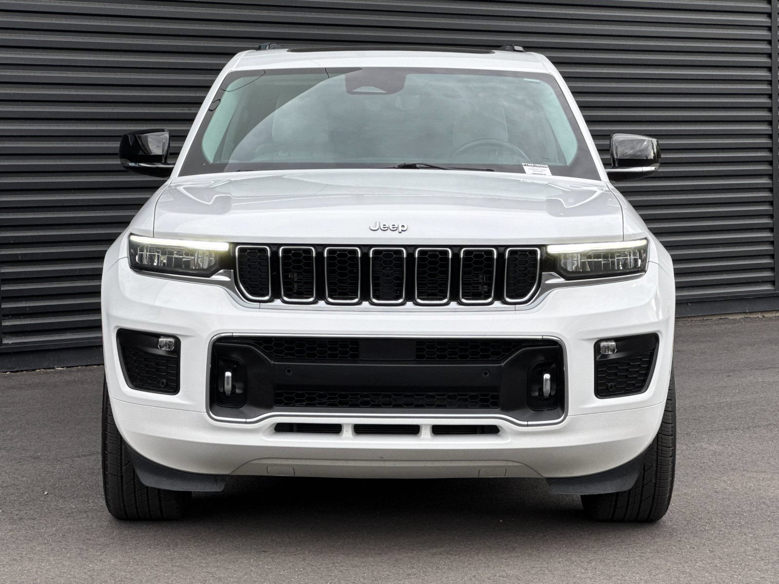 Used 2021 Jeep Grand Cherokee L Overland w/ Luxury Tech Group IV AWD/4WD image 12