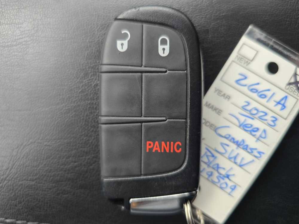 Used 2023 Jeep Compass Sport image 21