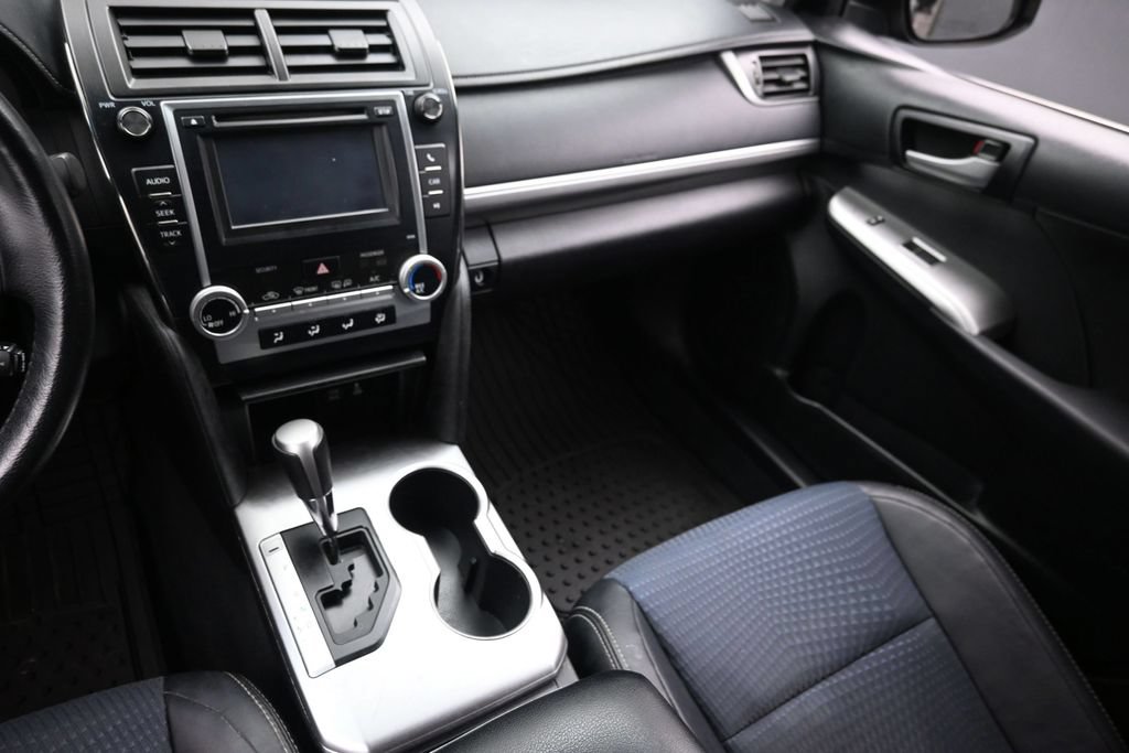 Used 2013 Toyota Camry SE FWD image 15