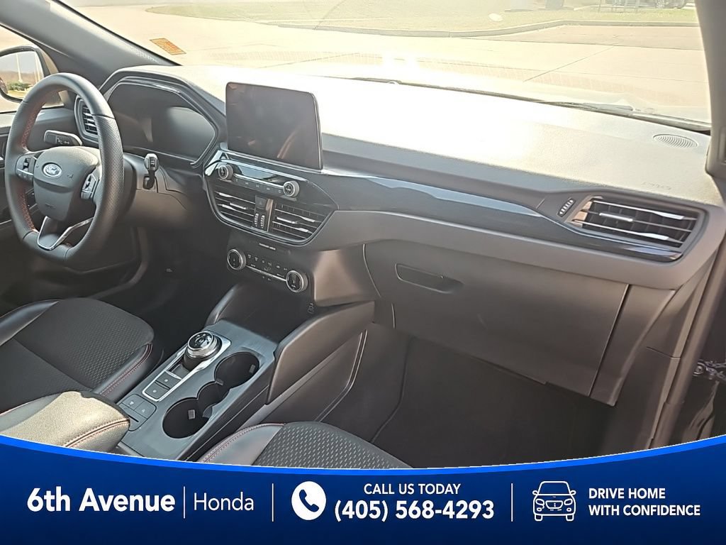 Used 2025 Ford Escape ST-Line AWD/4WD image 17