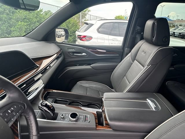 Used 2023 Cadillac Escalade Premium Luxury AWD/4WD image 24