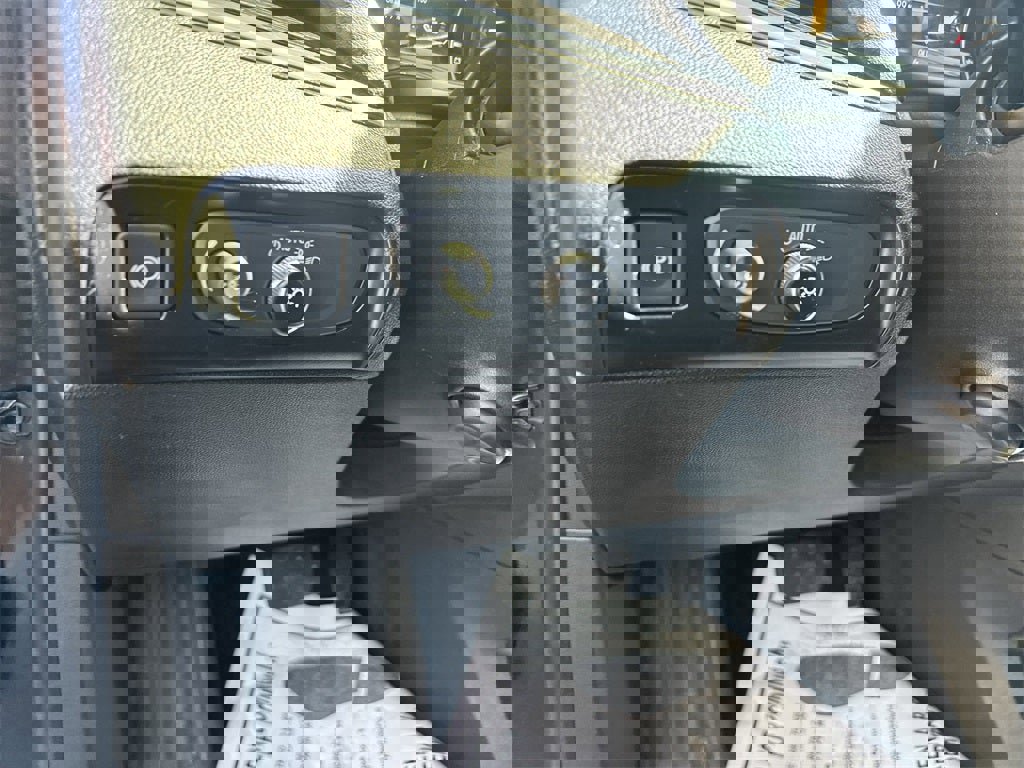 Used 2021 Buick Enclave Avenir w/ Avenir Technology Package image 18