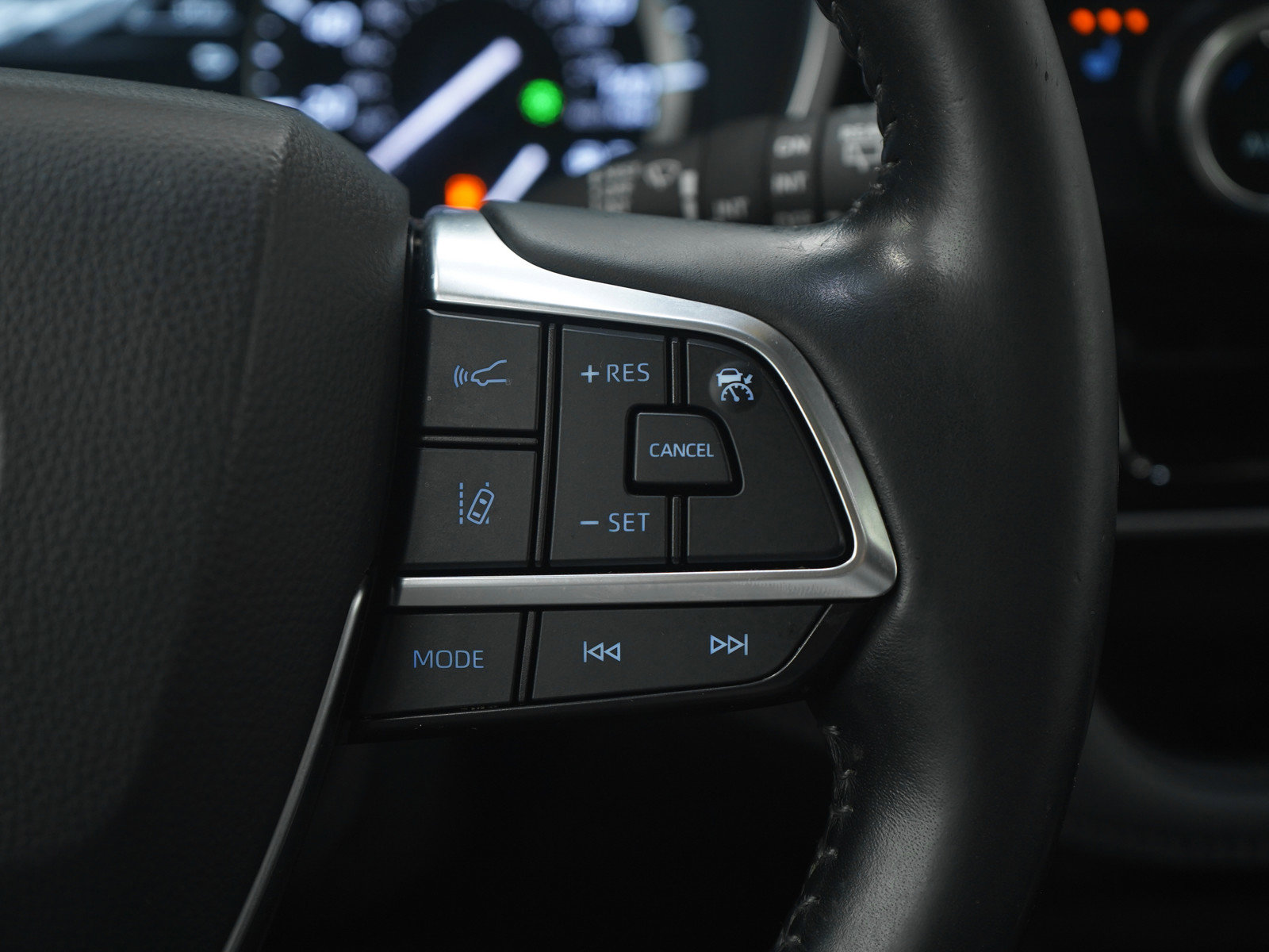 Used 2021 Toyota Highlander XLE image 28