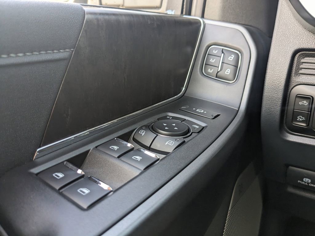 New 2025 Ford F250 Lariat w/ Lariat Ultimate Package image 28