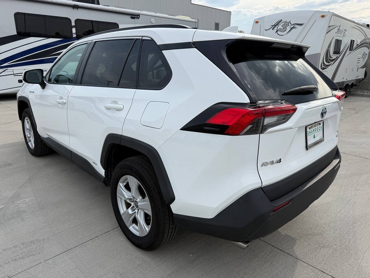 Used 2021 Toyota RAV4 XLE AWD/4WD image 5