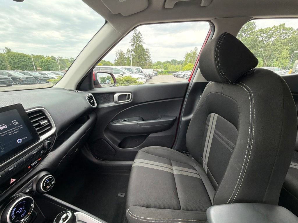 Used 2022 Hyundai Venue SEL w/ Cargo Package FWD image 28