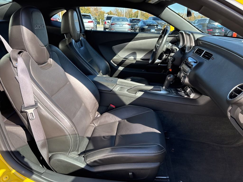 Used 2010 Chevrolet Camaro SS w/ RS Package image 28