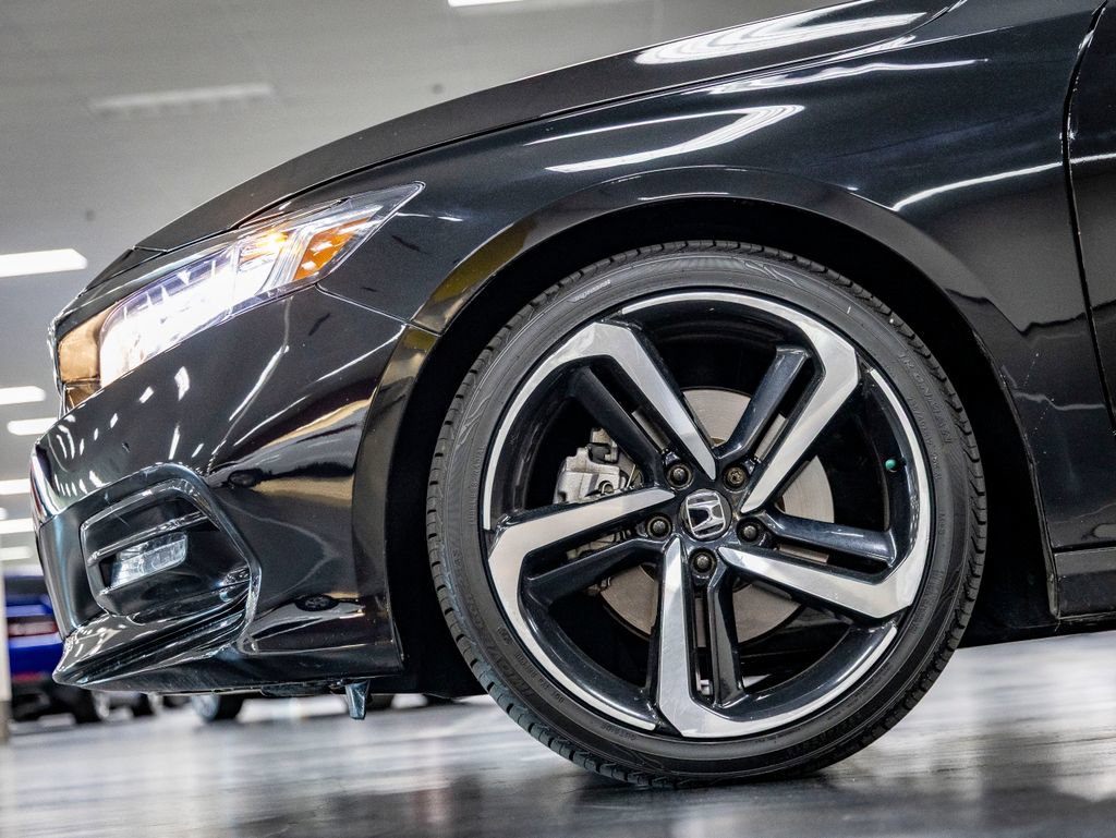 Used 2018 Honda Accord Sport image 12