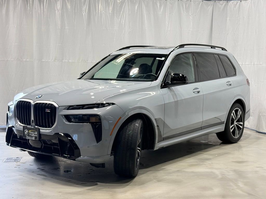 Used 2025 BMW X7 M60i video 3