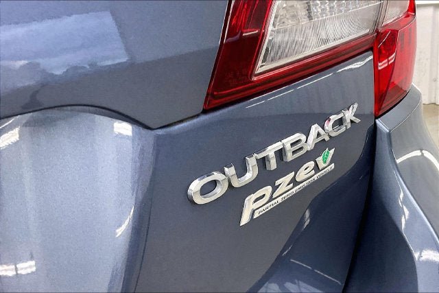 Used 2017 Subaru Outback 2.5i Limited AWD/4WD image 9