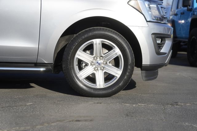 Used 2020 Ford Expedition XLT w/ Equipment Group 202A image 4