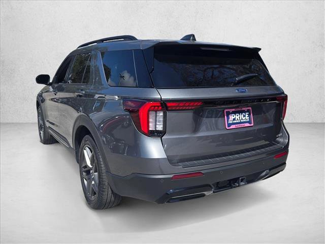 Used 2025 Ford Explorer ST-Line w/ ST-Line Street Pack AWD/4WD image 8