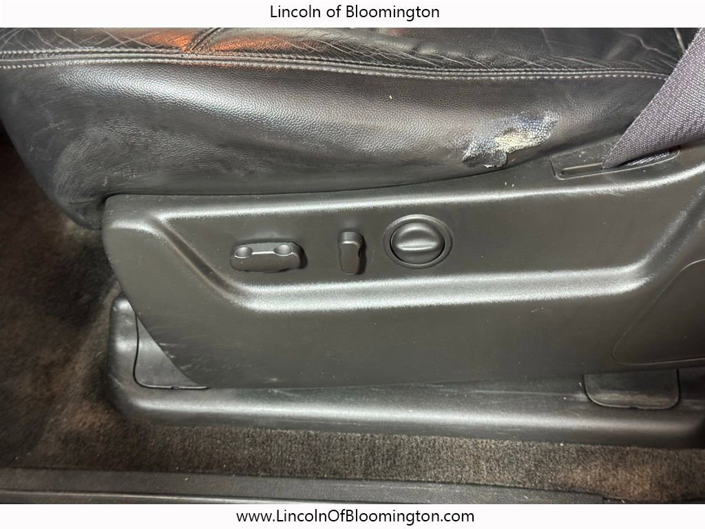 Used 2011 Chevrolet Suburban LT w/ Luxury Package image 17