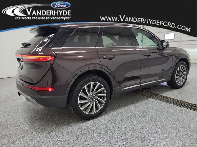 Used 2023 Lincoln Corsair Reserve w/ Equipment Group 201A image 3