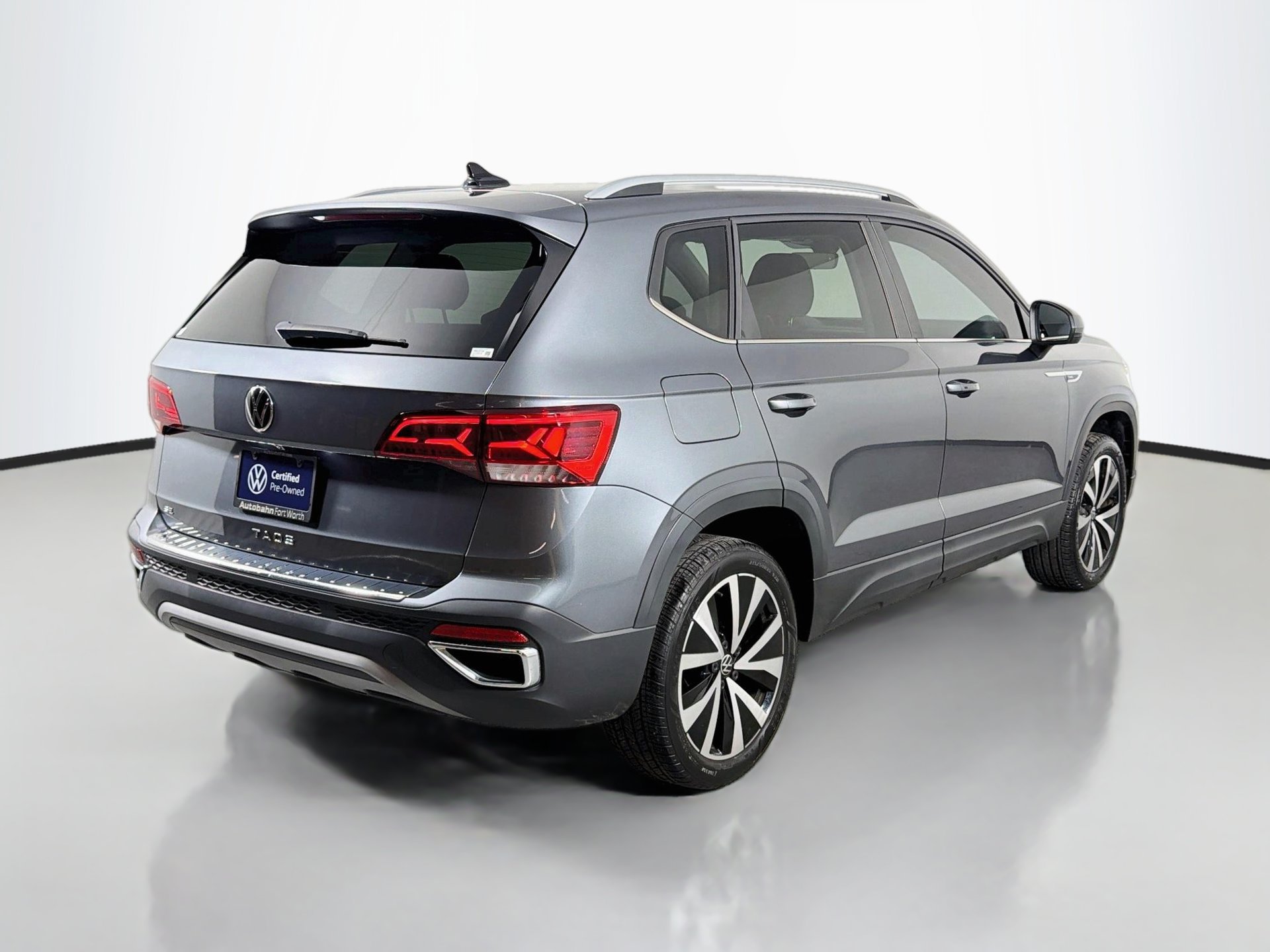 Used 2023 Volkswagen Taos SE FWD image 5