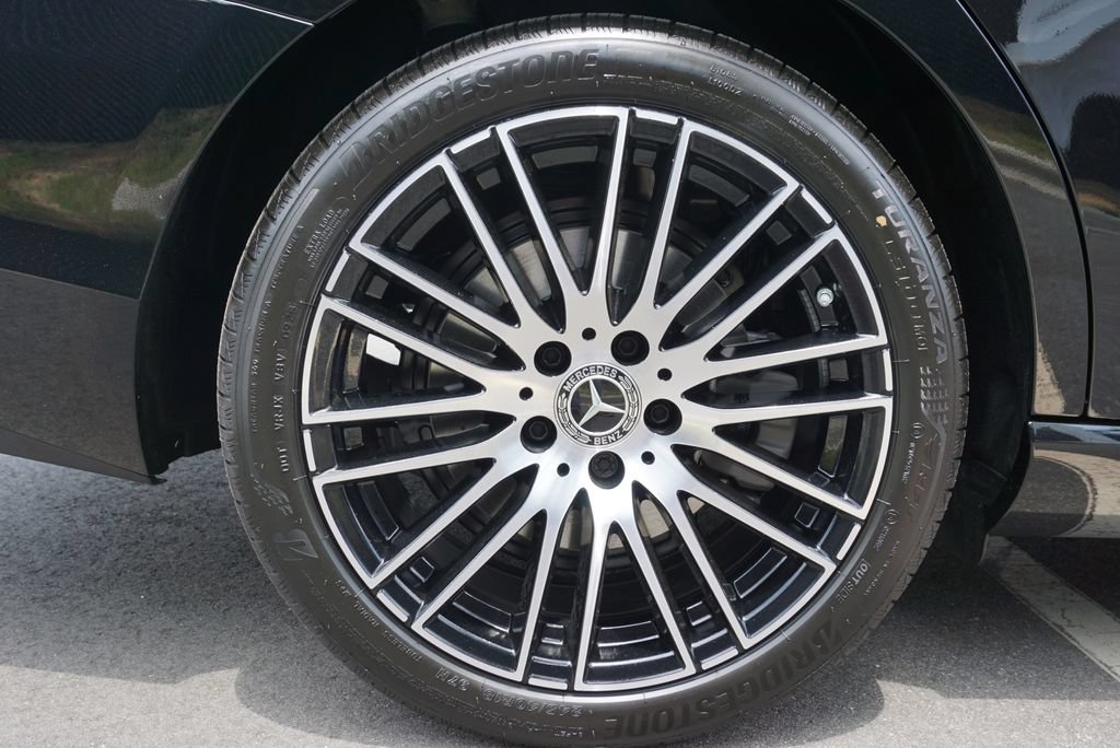Certified 2025 Mercedes-Benz C 300 Sedan image 16