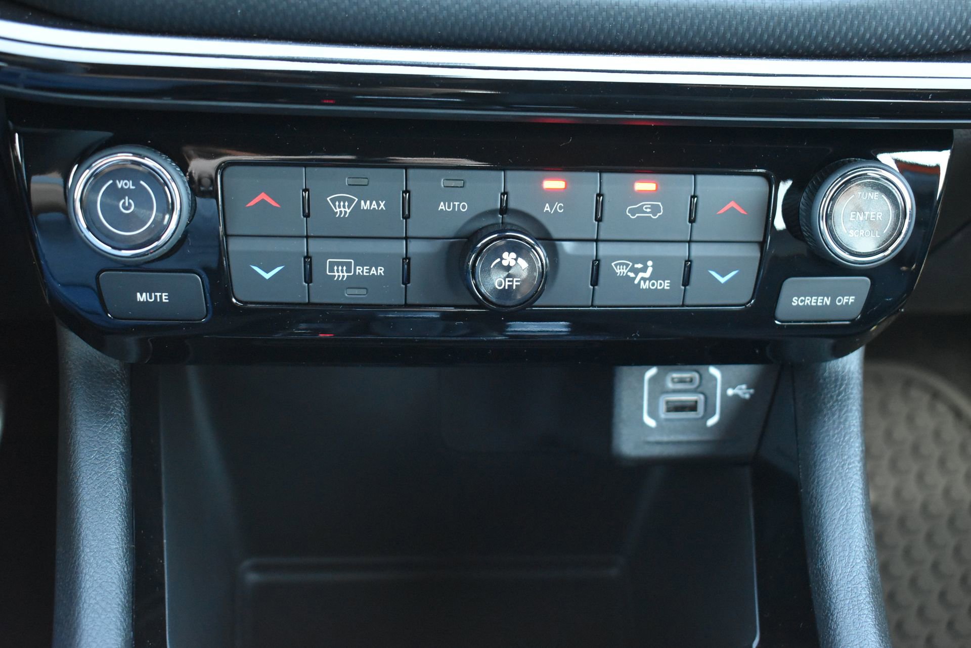 New 2026 Jeep Compass Latitude image 29