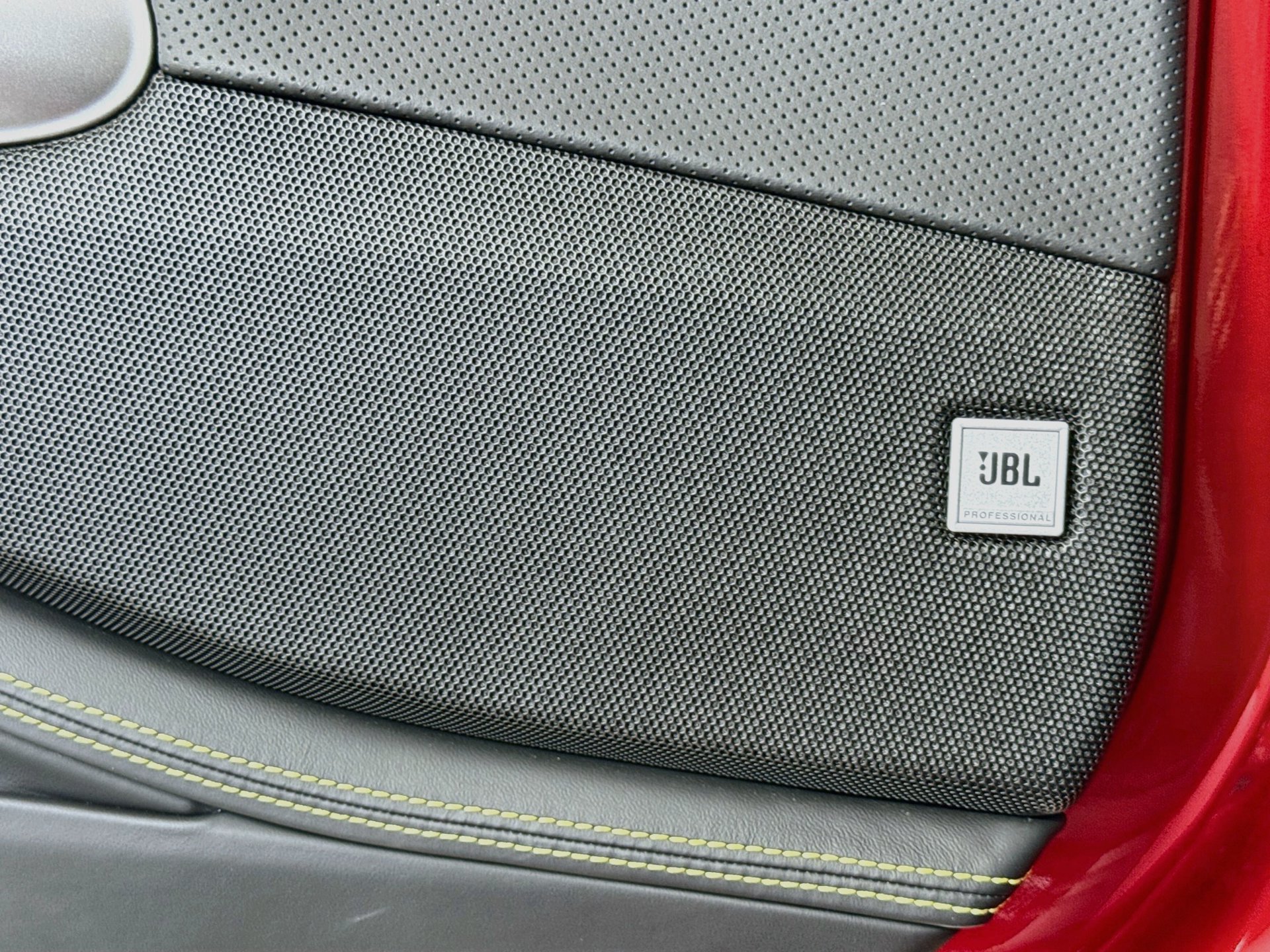 Certified 2018 Ferrari 812 Superfast RWD image 17