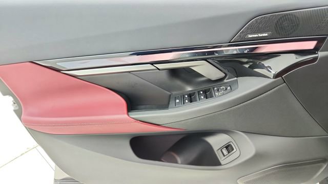 Used 2025 BMW i5 xDrive40 image 35