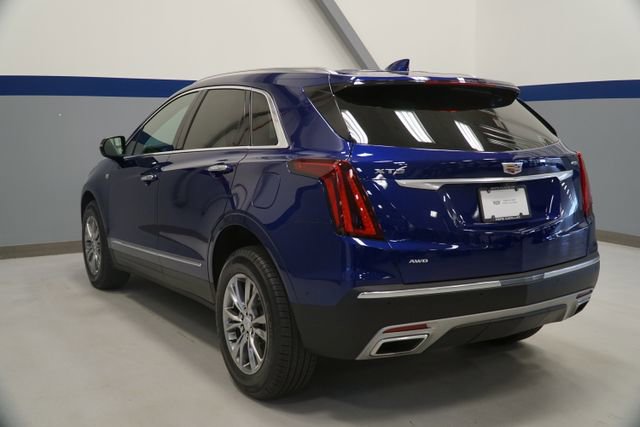 Used 2023 Cadillac XT5 Premium Luxury w/ Technology Package AWD/4WD image 3