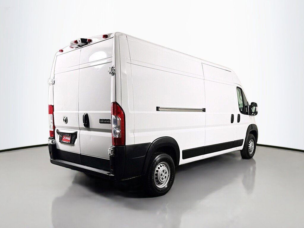 Used 2024 RAM ProMaster 2500 w/ Convenience Group FWD image 5