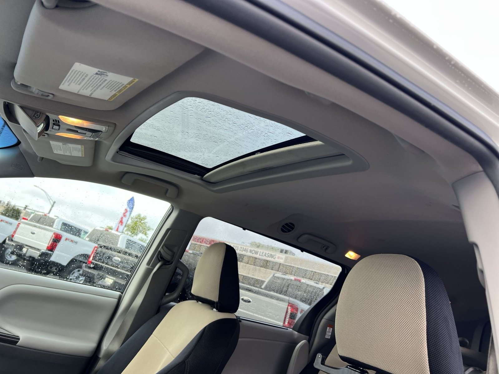 Used 2016 Toyota Sienna XLE w/ XLE Navigation Package FWD image 24