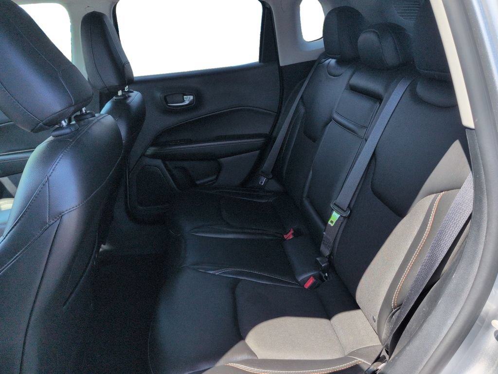 Used 2018 Jeep Compass Latitude FWD image 25